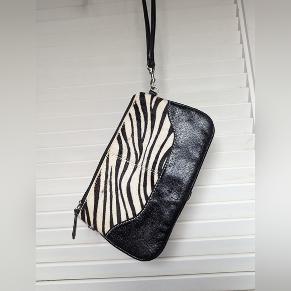 WILSON'S LEATHER BLACK PATENT LEATHER & ZEBRA PRINT WRISTLET 8" x 5" - Picture 9 of 12